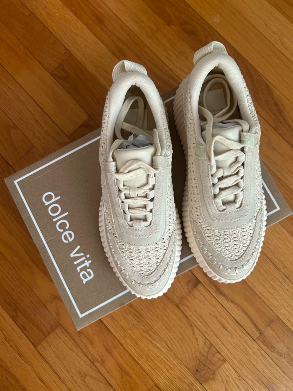Dolce Vita “Dolen” Sandstone Knit and Leather platform sneaker size 7.5